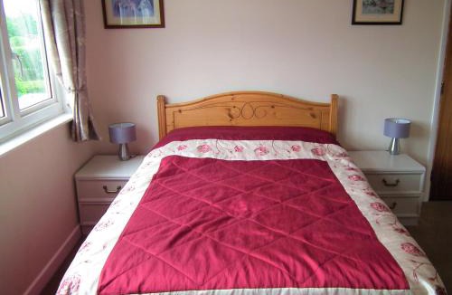 Bishop's Cleeve Bed & Breakfast | Dove House