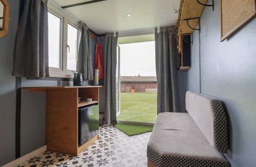 Woodbridge Cottage | Dozy Dotty