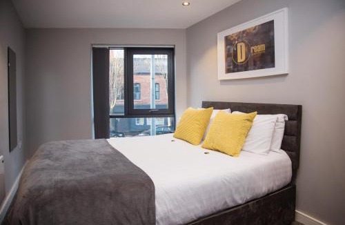 Queens Quarter Apartment | Dream Apartments St Thomas Hall