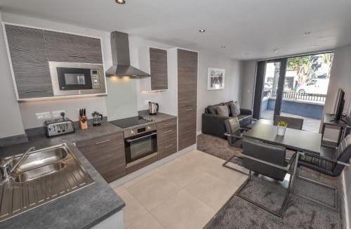Queens Quarter Apartment | Dream Apartments St Thomas Hall