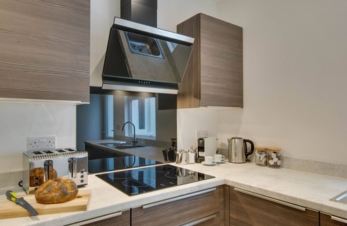 Riverside House | Drws Nesaf Cardiff Townhouse