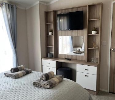 Fence Resort | Edmonton Lodge