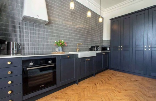 Upper Town Apartment | Elegant Bath Apartment Near Royal Crescent