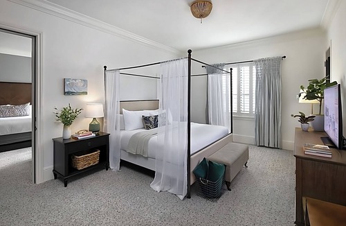 Winters Hotel | Ensuring a Very Comfortable & Memorable Stay! Pets Are Welcome, Free Parking!