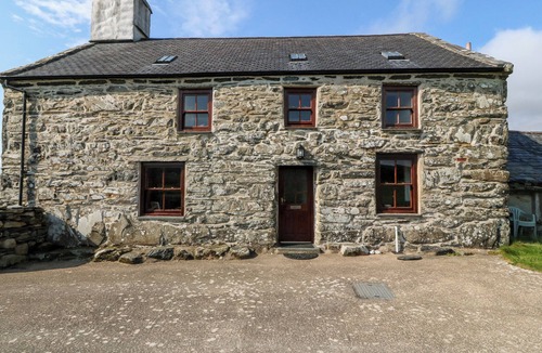Garndolbenmaen Cottage | Ereiniog