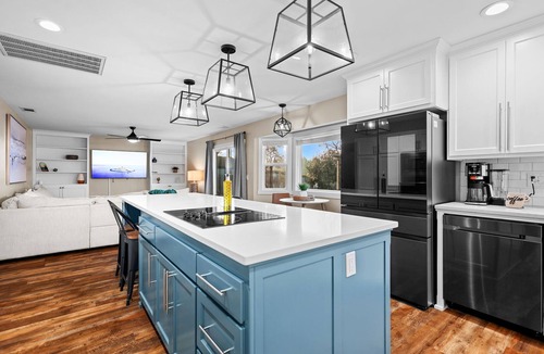 Redding House | Evergreen Retreat Spacious + family friendly