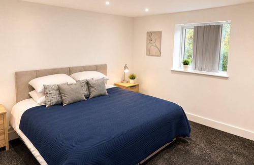 Long Eaton Apartment | Executive Flat Near, Donington, EMA & Boots HQ 4