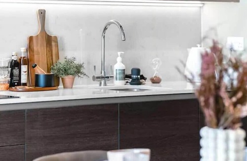 The Westside Apartment | Expansive City View| Free Netflix | Free 24 Hr Gym