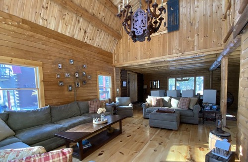 Bartlett Cabin | Exquisite beach front log home on Saco River