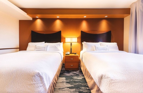 Redding Hotel | Fairfield Inn & Suites by Marriott Redding