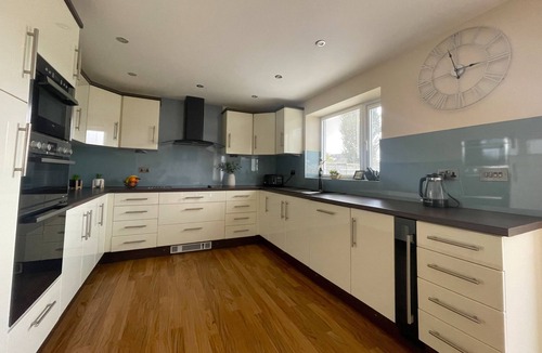 Keswick House | Fellside Hideaway - sleeps 6 guests in 3 bedrooms