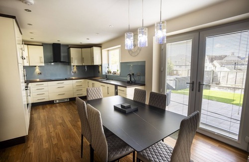Keswick House | Fellside Hideaway - sleeps 6 guests in 3 bedrooms