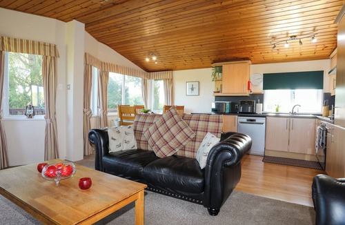 Caergeiliog Cottage | Ffrwd Lodge