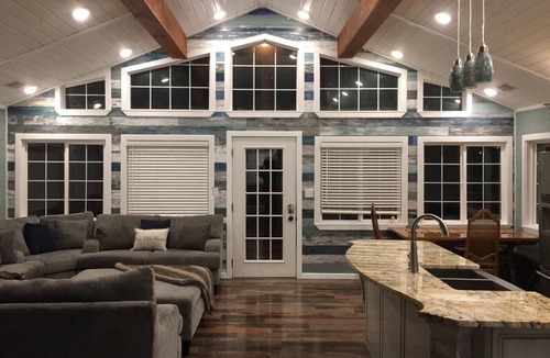 Doniphan Cabin | "Firefly on the Current" Gorgeous Riverfront Modern Cabin on Current River