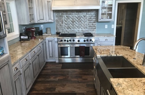 Doniphan Cabin | "Firefly on the Current" Gorgeous Riverfront Modern Cabin on Current River