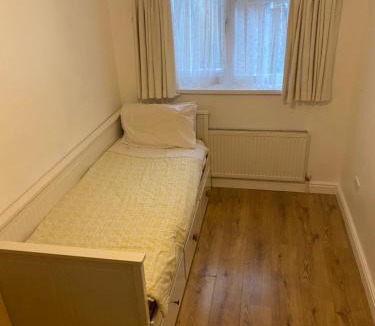 Cranford House | Firs Drive
