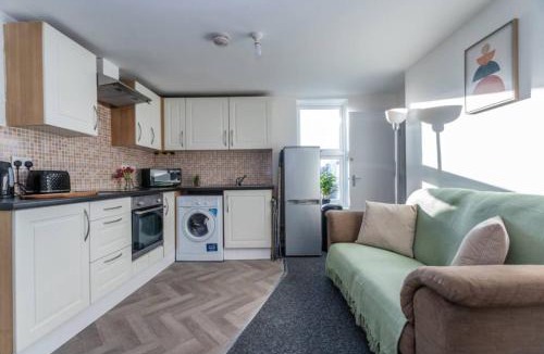 Easton Apartment | Flat 3 Sunnyside Contractor Long Stay by ShortStayUK