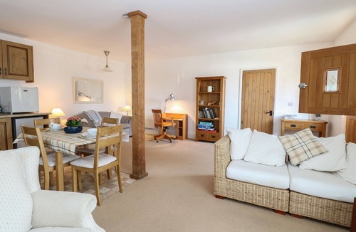 Howlett End Cottage | FLINK'S BARN, romantic, character holiday cottage in Thaxted