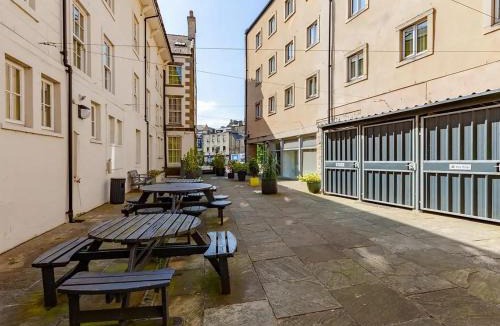 Lancaster Apartment | For Student Only - Cable Street 10 Min Walk to Lancaster Station
