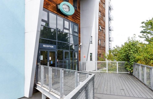 Poole Apartment | For Students Only Corfe House in Poole