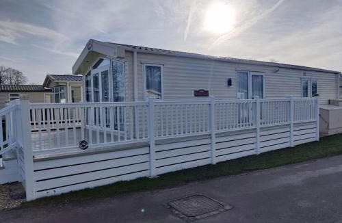Tiptoe Resort | Forest Getaway, sleeps 6 at Bashley, leisure PASS included