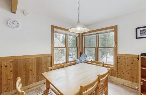 Serene Lakes House | Forest-view home with deck grill 2 living areas fireplace washer&dryer