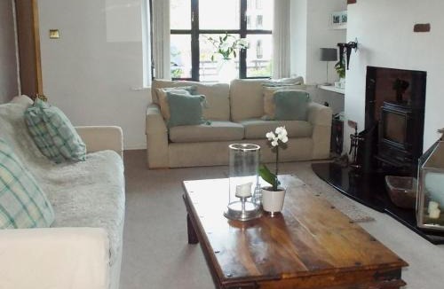 Kendal House | Four Seasons