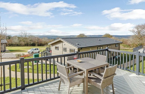 Axminster Ski Chalet | Fresh and contemporary styled lodge.