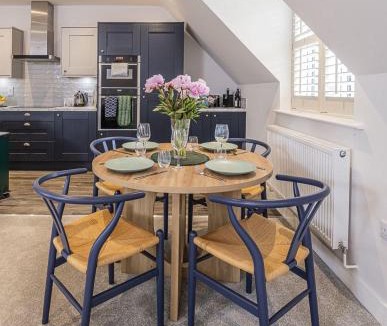 Woodbridge House | Gad About