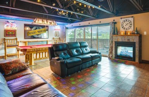 Stateline House | Game Room, Mtn Views! Unit 1 Mi to Heavenly Resort