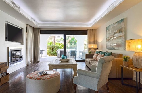 El Paraiso Apartment | Genteel Home Venalmar Terrace