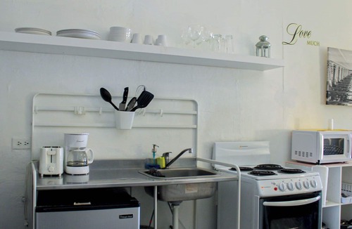 Ponce Centro Apartment | Gladiolas 1103