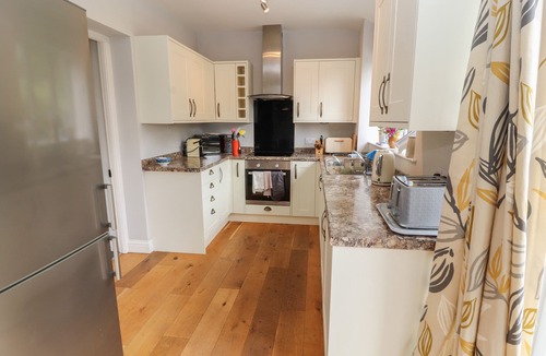 Near Sawrey Cottage | GLENSIDE, pet friendly, character holiday cottage in Far Sawrey