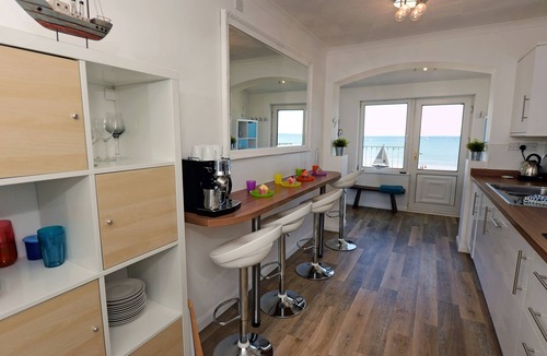 Saundersfoot Apartment | Gone to the Beach - Luxury Cottage, Sea Views, Direct Access to Beach, Pet Friendly