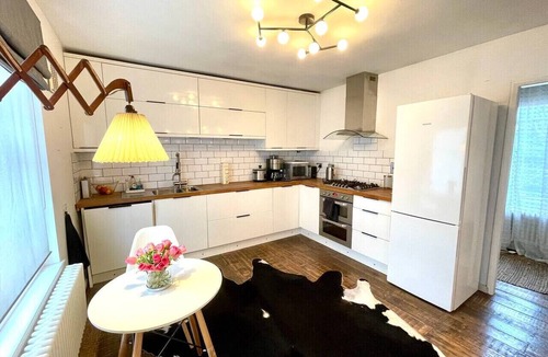 Saint Paul's Apartment | Gorgeous 2 bedroom apartment edge of Cabot Circus