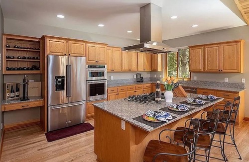 Kings Beach Cabin | Gorgeous, Spacious & Cozy Cabin in Kings Beach