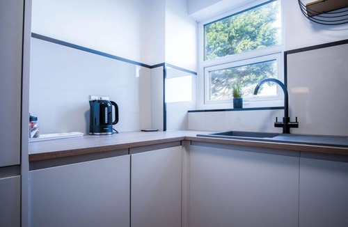 Port-Eynon Apartment | Gower Hideaway - 3 Bed Apartment - Ocean Breeze