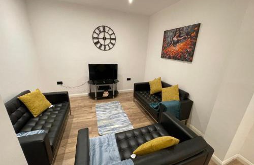 Groby House | Groby Heights