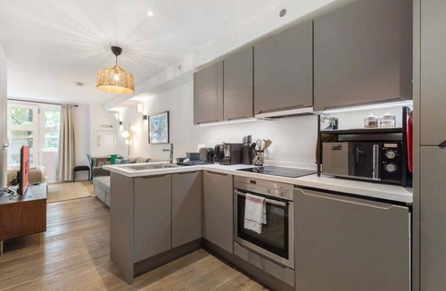 Cantelowes Apartment | GuestReady - Modern Studio In Camden