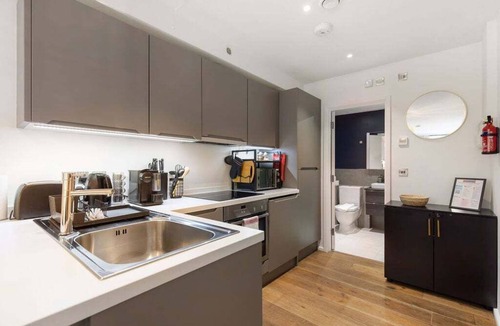 Cantelowes Apartment | GuestReady - Modern Studio In Camden