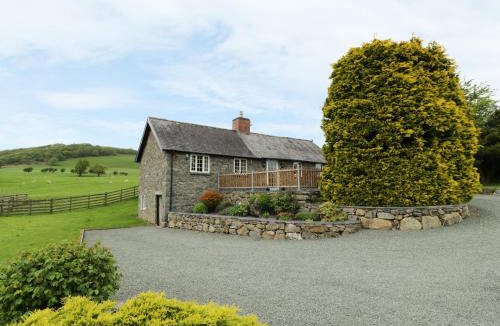 Llanfair Caereinion House | Hafan