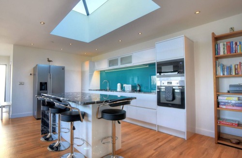 Lyme Regis Cottage | HARBOUR HEIGHTS COTTAGE, family friendly, with a garden in Lyme Regis