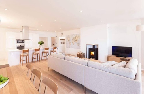Lynmouth Apartment | Harbour Rest – 3-Bed Sea View Apartment at Tors Park