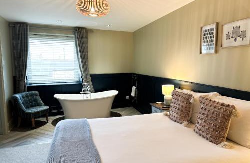 Seahouses House | Harbour Way Cottage by Coast & Country Stays