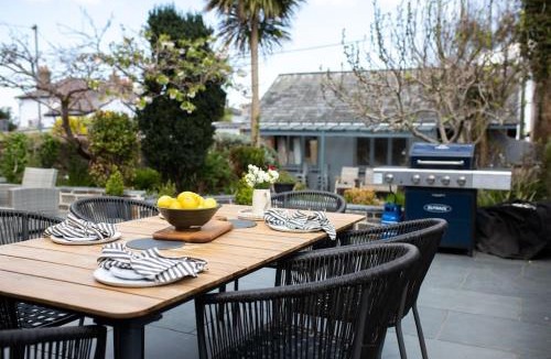 Aberaeron House | Harbourside luxury house