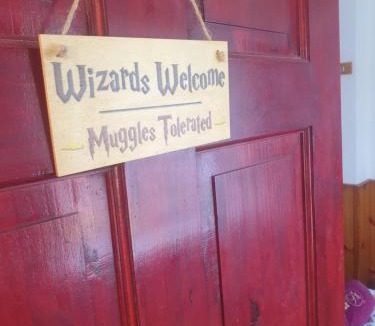 Watford House | Harry Potter themed Double room in shared house