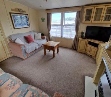 Penparcau Resort | Haven on the Hill 2 Bed Caravan with Town Views of Aberystwyth