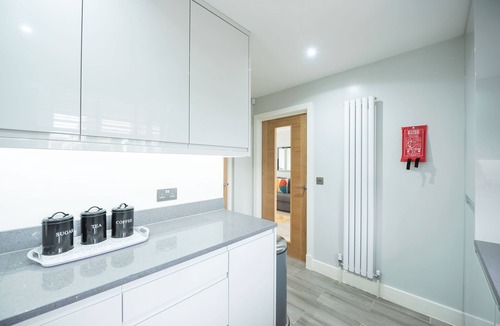 Reading House | Headley House