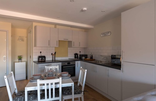 Hereford Apartment | HEREFORD CITY CENTRE – Apartment 9: Modern 2-Bed in Heart of City, Sleeps 4
