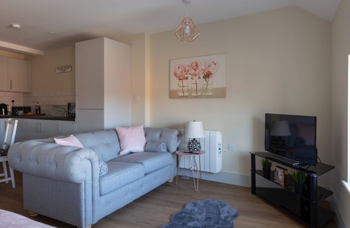 Hereford Apartment | HEREFORD CITY CENTRE – Apartment 9: Modern 2-Bed in Heart of City, Sleeps 4
